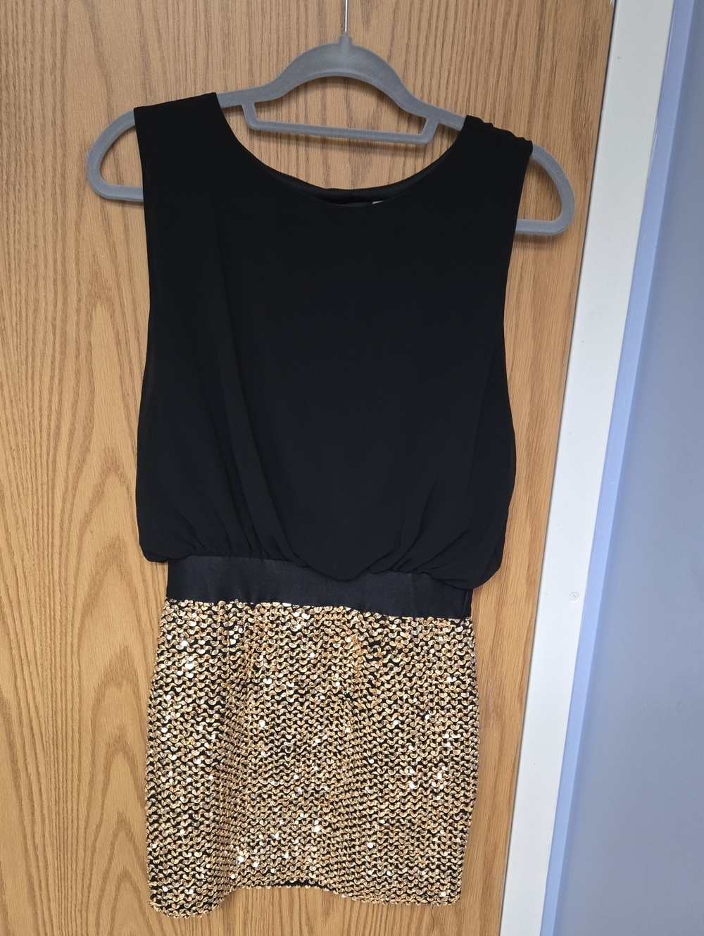 Boohoo Black Sleeveless Dress with Scoop Neck